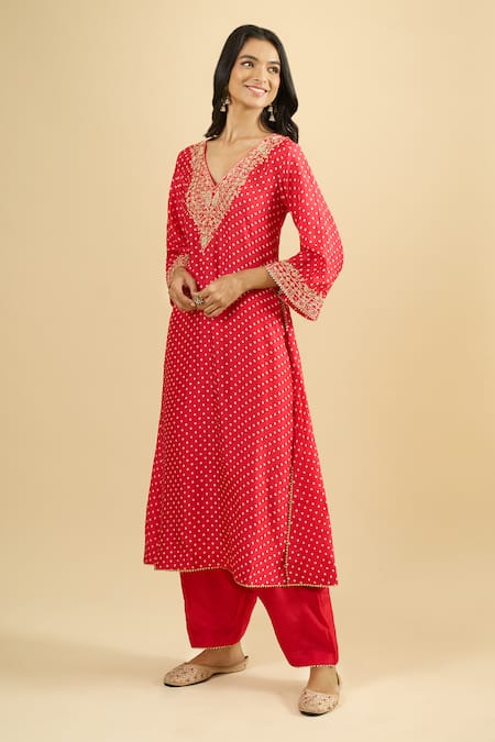 Sheetal Batra_Red Embroidery, Metallic Thread V-neck Kurta And Salwar Set _Online_at_Aza_Fashions