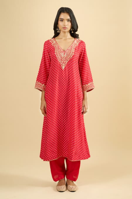 Shop_Sheetal Batra_Red Embroidery, Metallic Thread V-neck Kurta And Salwar Set _Online_at_Aza_Fashions