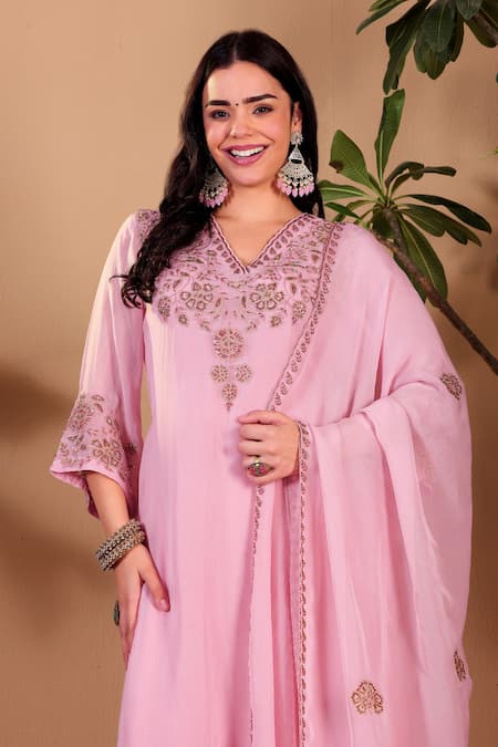 Buy_Sonali Methi_Pink Organza Embroidery, Metallic Thread, Zari V-neck Hand Kurta Pant Set _Online_at_Aza_Fashions
