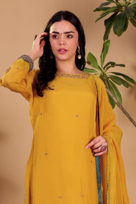 Sonali Methi Mustard Organza Embroidery, Sequins Round Neck Hand Kurta Set Online at Aza Fashions Sonali Methi_Mustard Organza Embroidery, Sequins Round Neck Hand Kurta Set _Online_at_Aza_Fashions