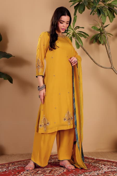 Sonali Methi Hand Embroidered Kurta Set 