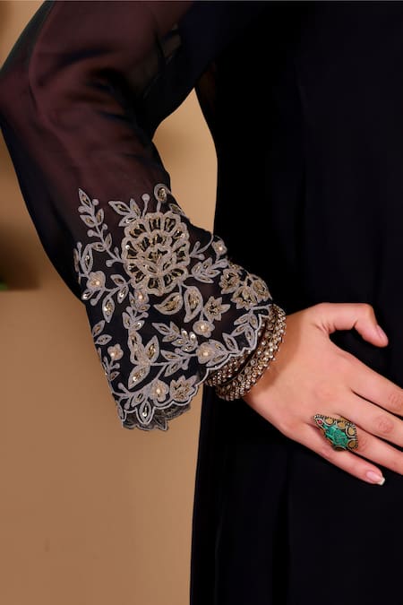 Sonali Methi_Black Organza Embroidery, Metallic Thread, Sequins, Zari Hand Kurta Pant Set _Online_at_Aza_Fashions