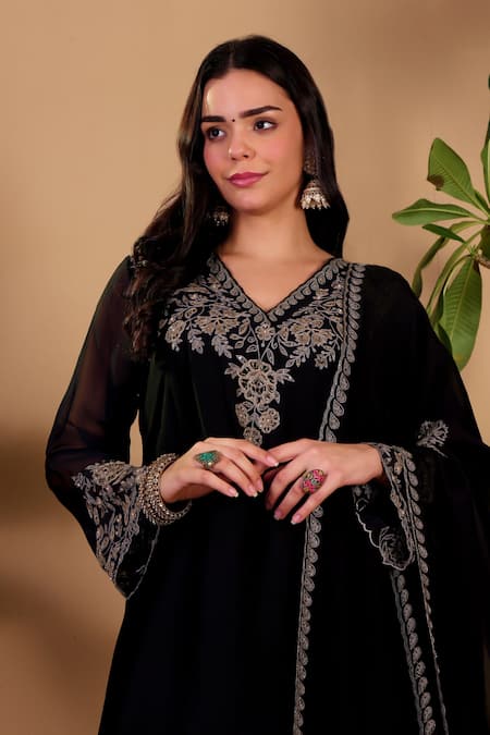 Shop_Sonali Methi_Black Organza Embroidery, Metallic Thread, Sequins, Zari Hand Kurta Pant Set _Online_at_Aza_Fashions