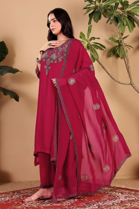 Shop_Sonali Methi_Red Organza Embroidery, Metallic Thread, Sequins V-neck Hand Kurta Set _Online_at_Aza_Fashions