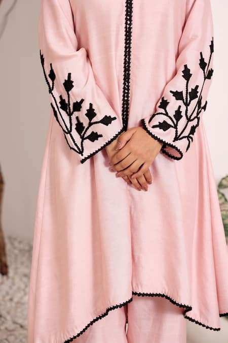 Sonali Methi Pink Chanderi Embroidery, Lace V-neck Hand Kurta Set at Aza Fashions Sonali Methi_Pink Chanderi Embroidery, Lace V-neck Hand Kurta Set _at_Aza_Fashions