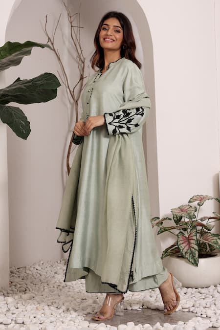 Sonali Methi Grey Chanderi Embroidery, Tassels Mandarin Collar, V-neck Hand Kurta Set Online at Aza Fashions Sonali Methi_Grey Chanderi Embroidery, Tassels Mandarin Collar, V-neck Hand Kurta Set _Online_at_Aza_Fashions