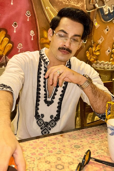 Shop_Histori_White Linen, Cotton, Silk Beads, Cut Work Geometric Embroidered Kurta Set 