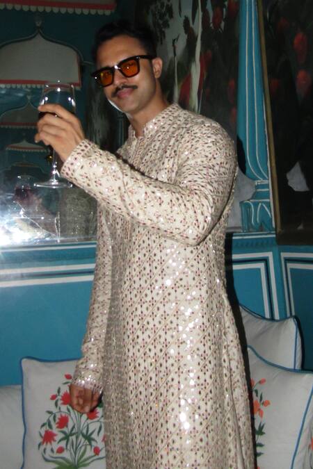 Shop_Histori_Beige Cotton, Silk Mirrors, Embroidery And Resham Jaal Kurta Set 