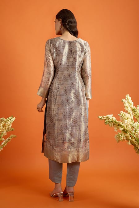 Naintara Bajaj Butti Pattern Straight Kurta Set 