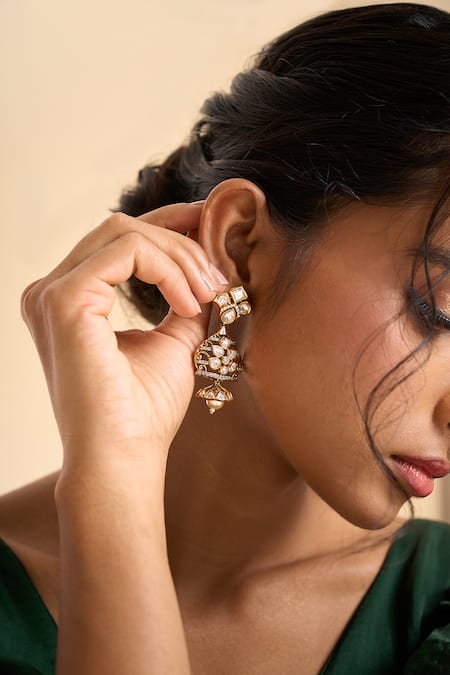 Shop_Nazaakat By Samara Singh_Gold Plated Stones, Beads Floral Embellished Dangler Earrings 
