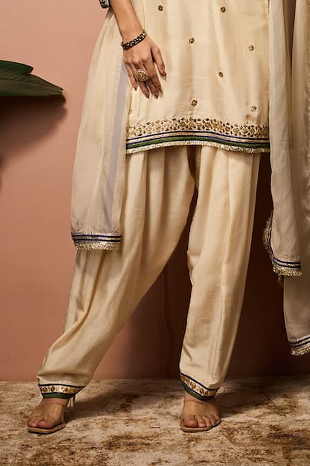 Buy_Neha Mehra_Ivory Silk Round Neck Raw Embroidered Kurta Set _Online_at_Aza_Fashions