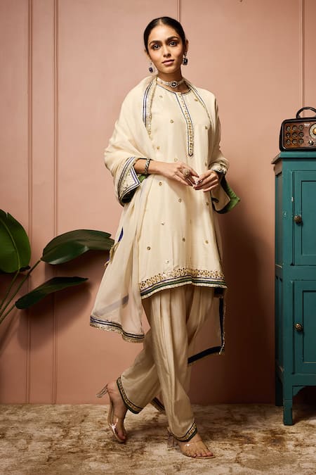 Buy_Neha Mehra_Ivory Silk Round Neck Raw Embroidered Kurta Set 