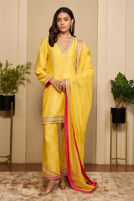 Neha Mehra Chanderi Hand Embroidered Kurta Set 