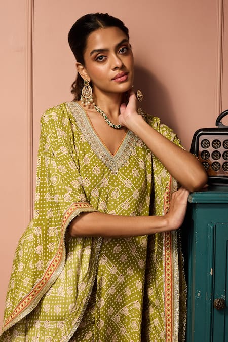 Shop_Neha Mehra_Green Crepe Embroidery V-neck Printed Kaftan And Pant Set _Online_at_Aza_Fashions