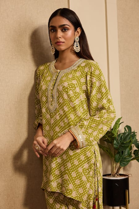 Neha Mehra_Green Crepe Embroidery, Sequins, Metallic Thread Round Printed Kurta And Pant Set _at_Aza_Fashions