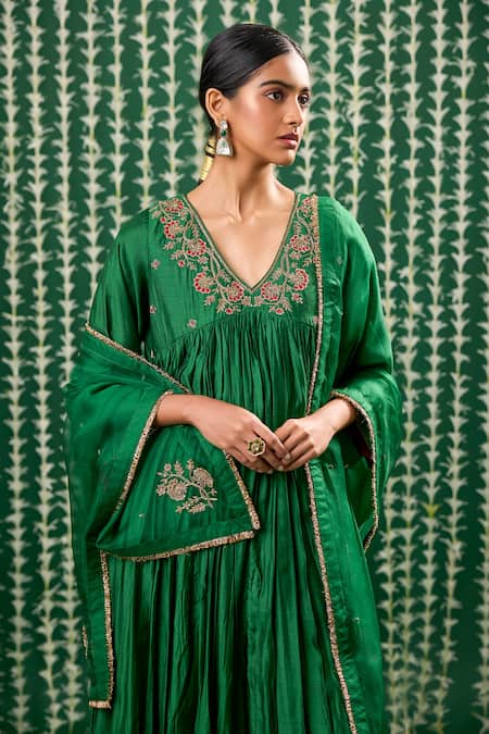 Shop_Cupid Cotton_Green Silk, Cotton Embroidery, Zari, Sequins V-neck Niva Zardosi Kurta Set _Online_at_Aza_Fashions