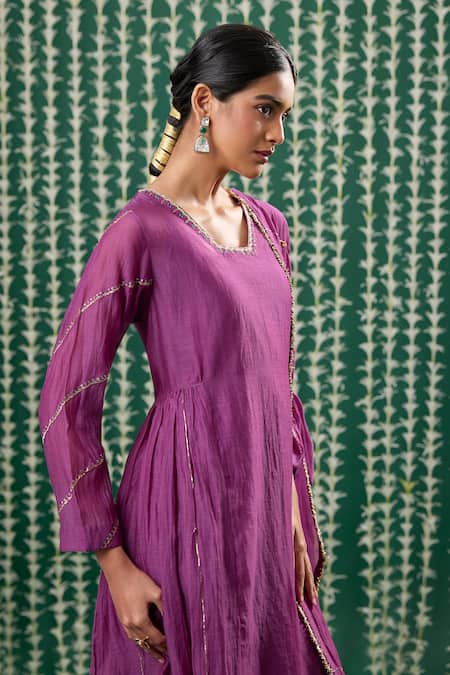 Buy_Cupid Cotton_Wine Chanderi Silk Embroidery, Sequins V-neck Aarha Resham Kurta And Pant Set _Online_at_Aza_Fashions