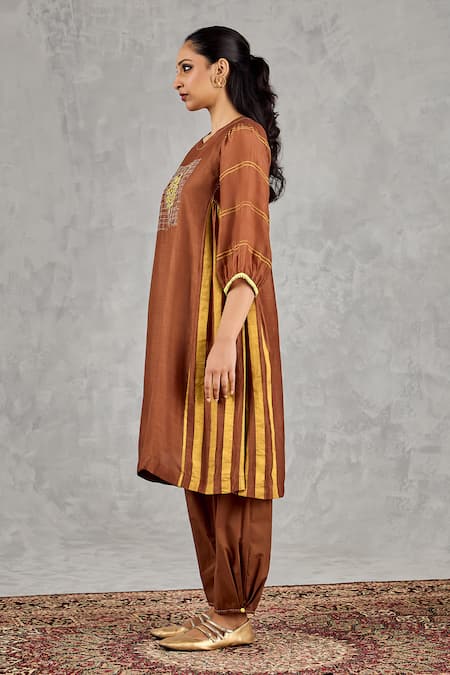 Buy_Shivani Bhargava_Brown Chanderi Embroidery Round Neck Block Print Kurta _Online_at_Aza_Fashions