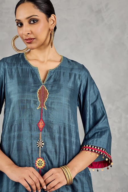 Shivani Bhargava_Blue Chanderi Embroidery, Tassels Split V-neck Hand Kurta _Online_at_Aza_Fashions