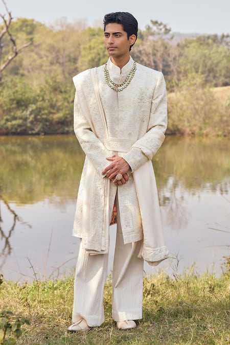 Mukti And Kavith Casa Maharaja Embroidered Sherwani Kurta Set 