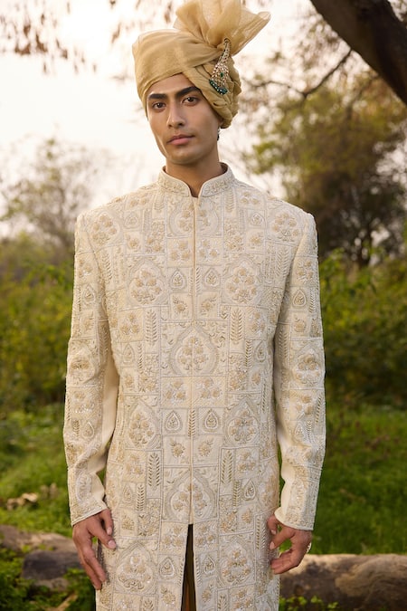 Mukti And Kavith Casa The Opulent Embroidered Sherwani Set 