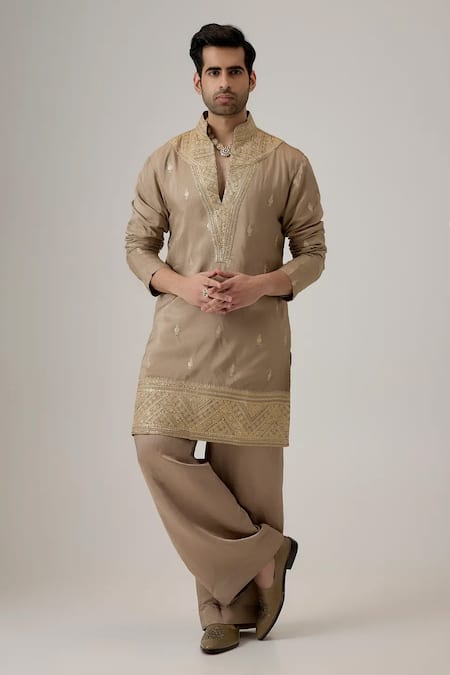 Mukti And Kavith Casa Embroidered Kurta Set 