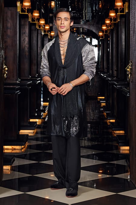 Mukti And Kavith Casa Midnight Eclipse Embroidered Kurta Set 