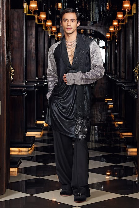 Mukti And Kavith Casa Midnight Eclipse Embroidered Kurta Set 