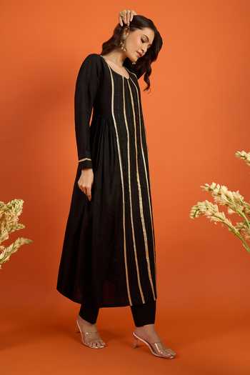 Shop_Khwaab By Sanjana Lakhani_Black Chiffon Embroidery Round Neck Side Gathered Kurta With Pant 