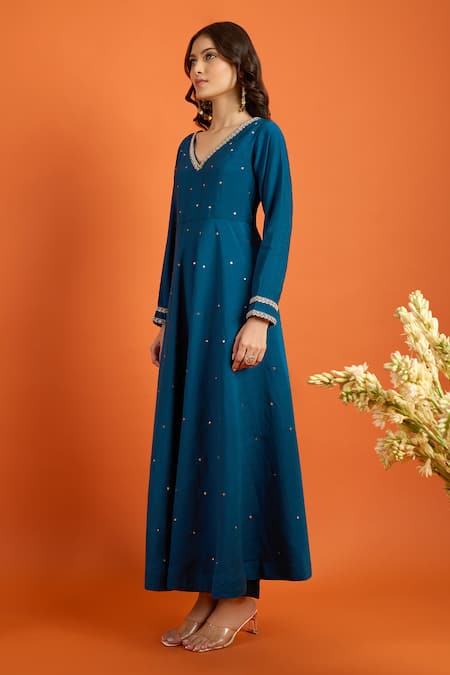 Buy_Naintara Bajaj_Blue Chiffon Sequins, Embroidery, Zari V-neck Butti Pattern Anarkali Set _Online_at_Aza_Fashions