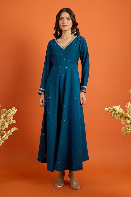 Naintara Bajaj_Blue Chiffon Sequins, Embroidery, Zari V-neck Butti Pattern Anarkali Set _at_Aza_Fashions