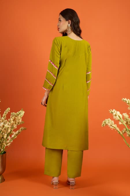 Naintara Bajaj Straight Kurta Set With Printed Pattern Dupatta 