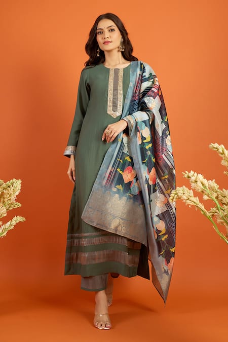 Naintara Bajaj Straight Kurta Set With Printed Dupatta 