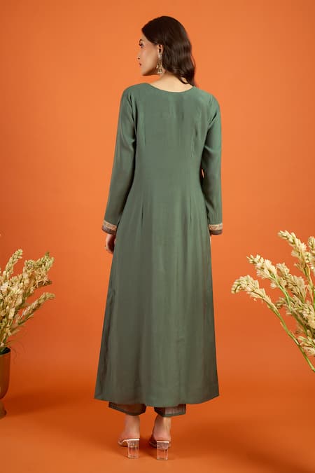 Naintara Bajaj Straight Kurta Set With Printed Dupatta 