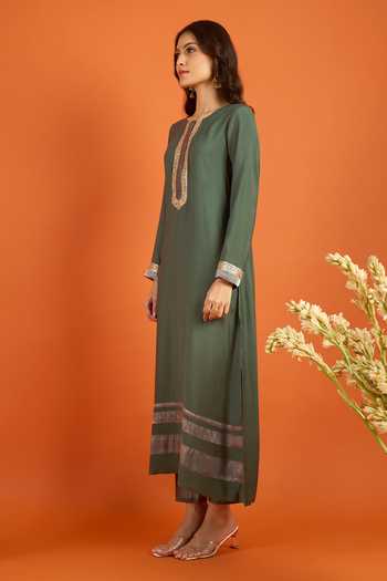 Shop_Khwaab By Sanjana Lakhani_Green Chiffon Embroidery Round Neck, Straight Kurta Set With Printed Dupatta _Online_at_Aza_Fashions
