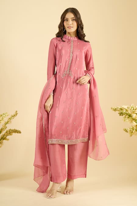 Naintara Bajaj Scatter Embroidered Kurta Set 