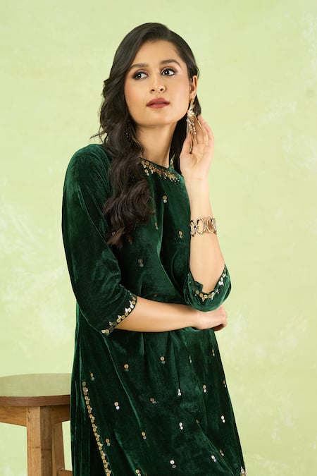 Shop_Samyukta Singhania_Green Velvet Sequins, Embroidery Round Neck Hand Kurta And Pant Set 