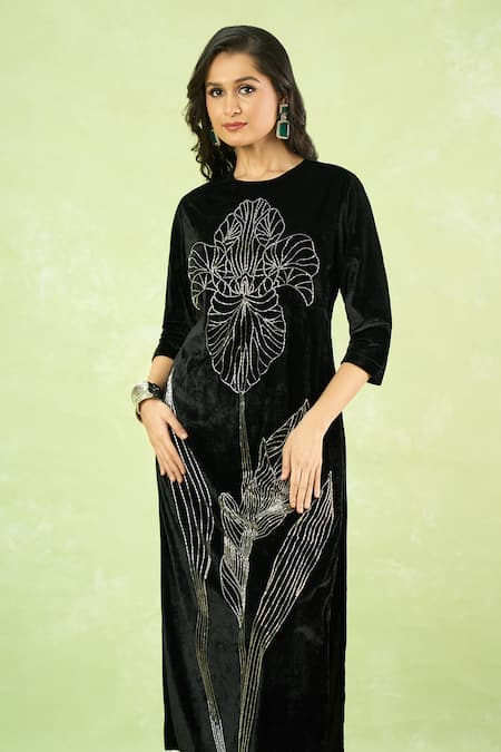Shop_Samyukta Singhania_Black Velvet Embroidery, Metallic Thread Round Floral Hand Kurta And Pant Set _Online_at_Aza_Fashions