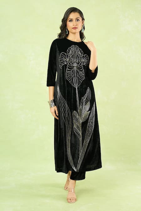 Samyukta Singhania Velvet Floral Hand Embroidered Kurta & Pant Set 