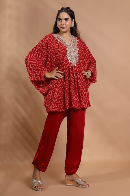 Shreya J Label Printed Asymmetric Kurta & Pant Set 