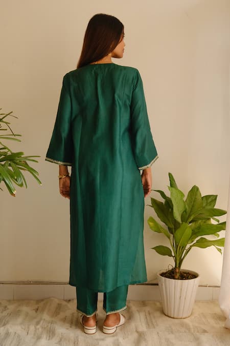 Juanita By Shubhda Resham Zari Embroidered Kurta & Pant Set 