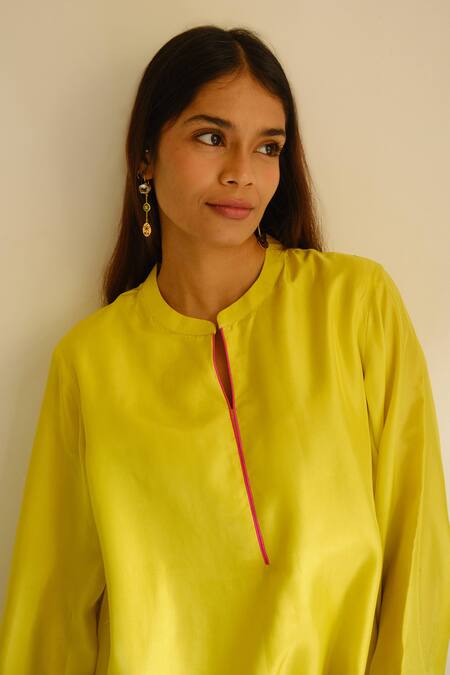 Shop_Juanita By Shubhda_Yellow Organza Zari, Embroidery Round Neck Kurta And Pant Set _Online_at_Aza_Fashions