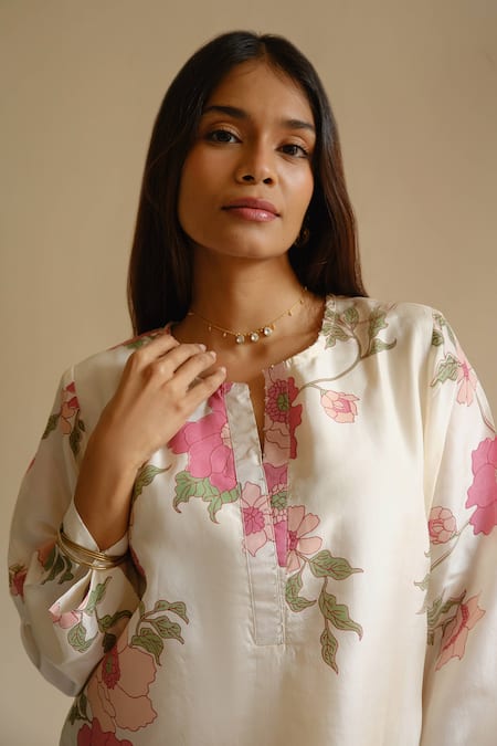 Buy_Juanita By Shubhda_Ivory Chanderi Pearls, Foil Printing Split Floral Hand Block Kurta And Pant Set 