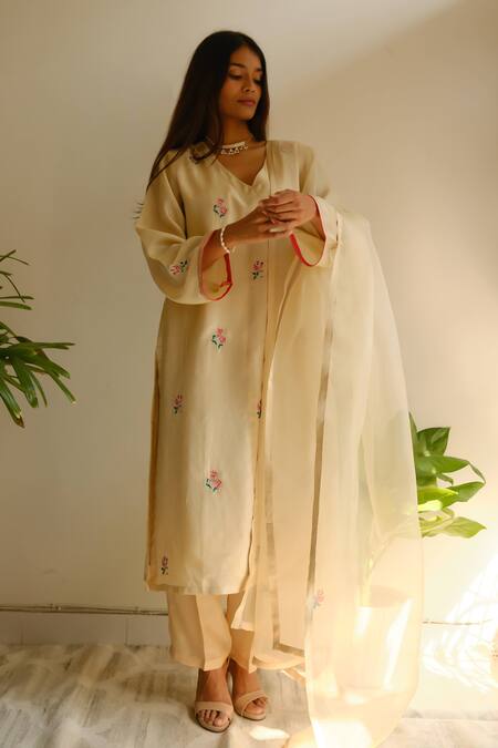 Shop_Juanita By Shubhda_Cream Chanderi Embroidery, Zari V-neck Handwoven Kurta Set _Online_at_Aza_Fashions