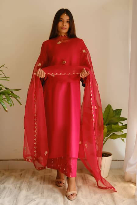 Juanita By Shubhda Resham Zari Embroidered Kurta Set 