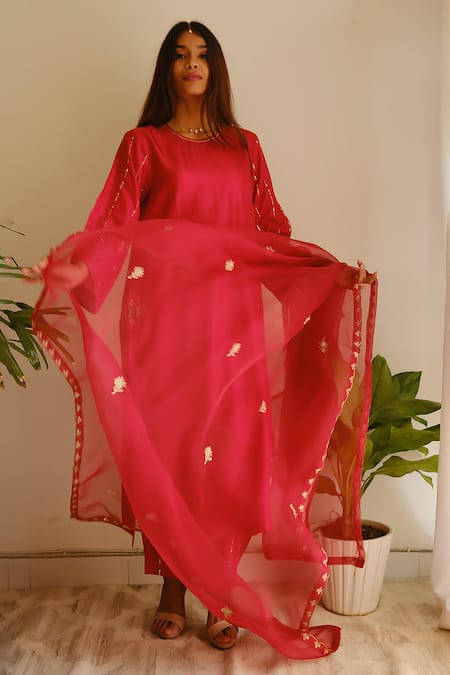 Juanita By Shubhda Resham Zari Embroidered Kurta Set 