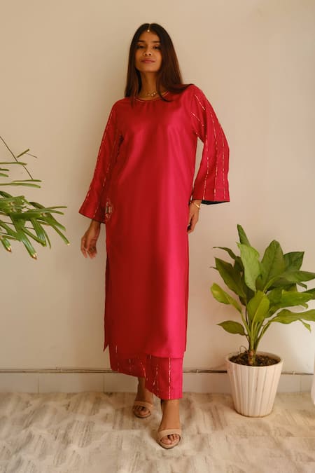 Shop_Juanita By Shubhda_Red Chanderi Split V-neck, Mandarin Collar Handwoven Kurta And Pant Set 