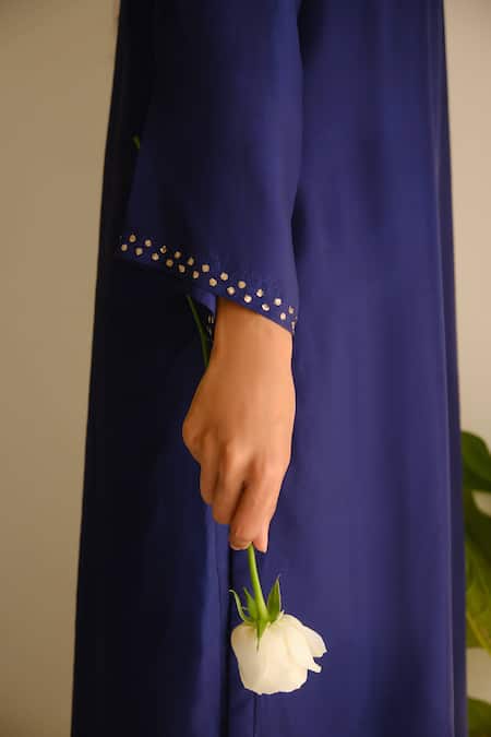 Buy_Juanita By Shubhda_Blue Chanderi Embroidery, Metallic Thread V-neck Kurta And Pant Set _Online_at_Aza_Fashions