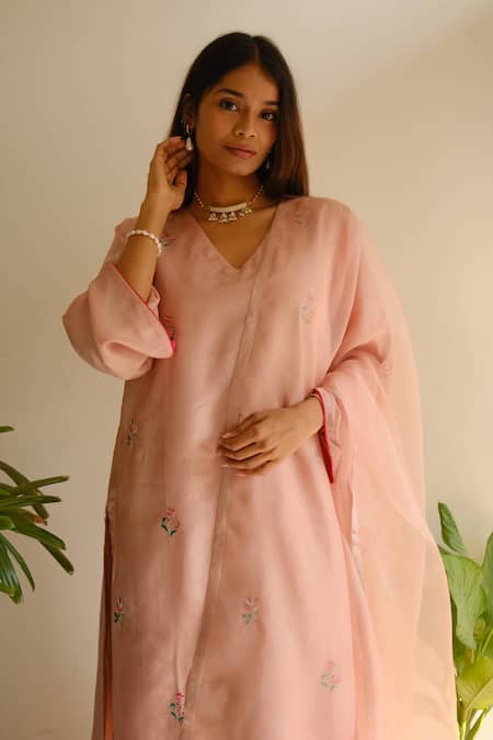Buy_Juanita By Shubhda_Pink Chanderi, Cotton Embroidery, Zari V-neck Kurta Set _Online_at_Aza_Fashions