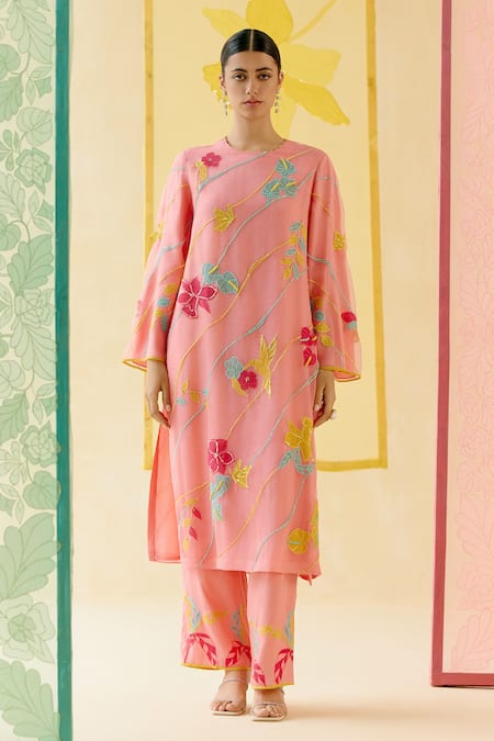 Shop I Am Design Pink Silk Organza Applique, Embroidery, Sequins Bougainvillea Leher Kurta Set Online at Aza Fashions Shop_I Am Design_Pink Silk Organza Applique, Embroidery, Sequins Bougainvillea Leher Kurta Set _Online_at_Aza_Fashions